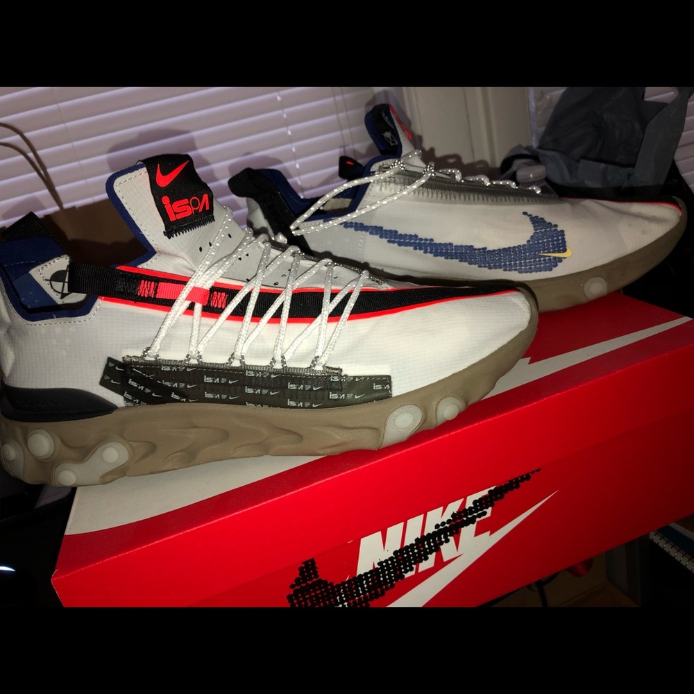 Nike ispa react